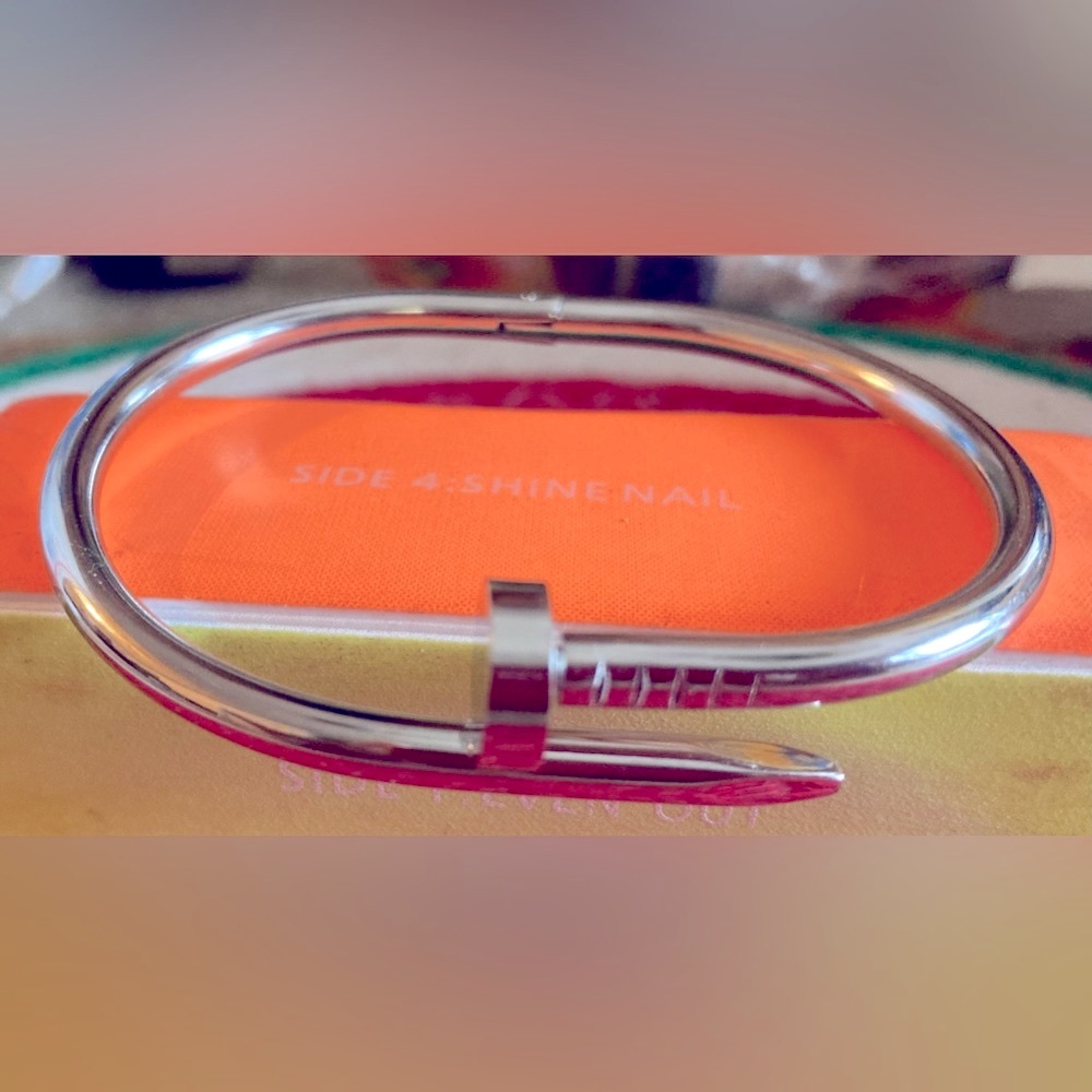 Silver regular size plain bracelet